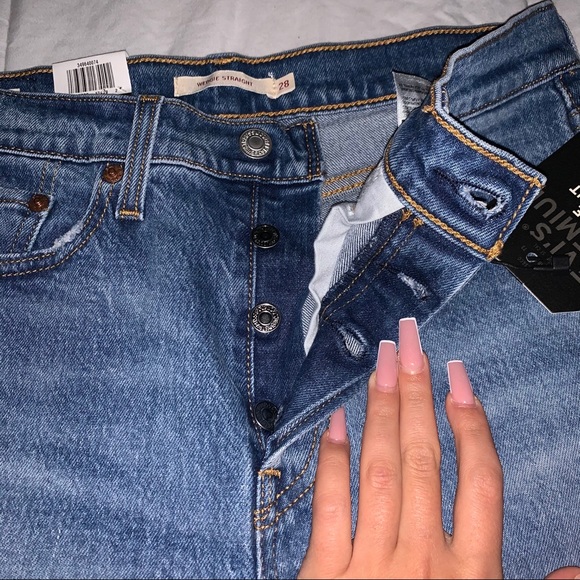 Levi’s Wedgie Straight Jeans in Jive Tone - Picture 4 of 6